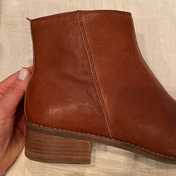 Lucky Brand Saddle Brown Leather Ankle Boot Size 9.5 - Picture 7 of 8